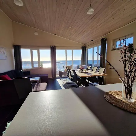 Holiday home Holiday Home Bomlo